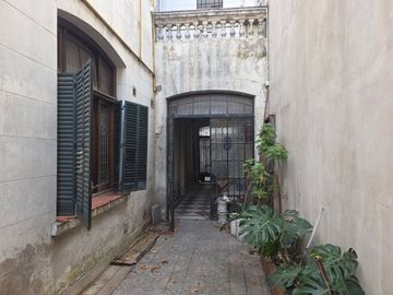 VENTA CASA MULTIFAMILIAR EN FLORES