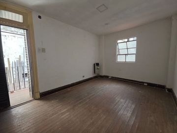 VENTA CASA MULTIFAMILIAR EN FLORES