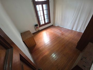 VENTA CASA MULTIFAMILIAR EN FLORES