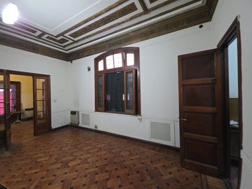 VENTA CASA MULTIFAMILIAR EN FLORES