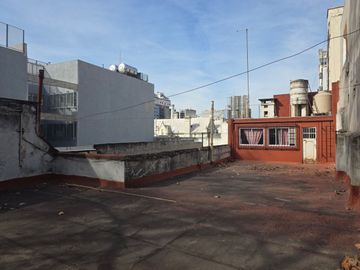 VENTA CASA MULTIFAMILIAR EN FLORES