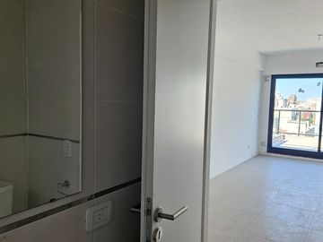 VENTA MONOAMBIENTE BALCON TERRAZA LUZ SUM LAUNDRY