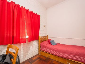 CASA 5 AMB. C/TERRAZA PROPIA Y COCHERA BARRIO NAÓN
