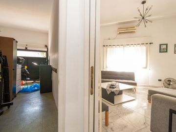 CASA 5 AMB. C/TERRAZA PROPIA Y COCHERA BARRIO NAÓN