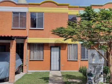 Casa en renta en Jardines del Río con recámara y baño completo en planta baja