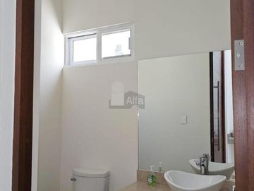 Casa en Renta en privada, Cholul, Mérida, Yucatán.