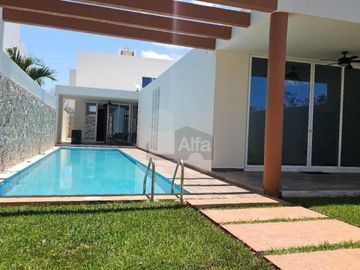 Casa en Renta en privada, Cholul, Mérida, Yucatán.