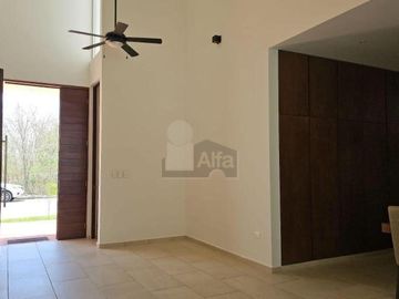 Casa en Renta en privada, Cholul, Mérida, Yucatán.