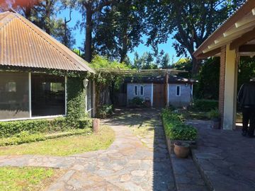 CASA QUINTA EN LOMA VERDE AMPLIO TERRENO