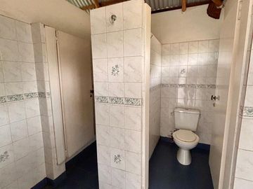 CASA QUINTA EN LOMA VERDE AMPLIO TERRENO