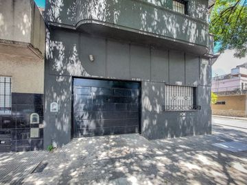 Venta 2 PH independientes en lote propio. Pompeya.