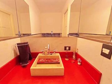 VENTA CASA AVELLANEDA 6 AMBIENTES PARQUE PILETA
