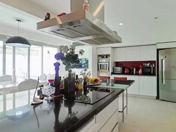 VENTA CASA AVELLANEDA 6 AMBIENTES PARQUE PILETA