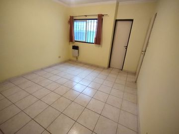 MODERNO PH 2 AMB EN VENTA EN FLORES CON PATIO