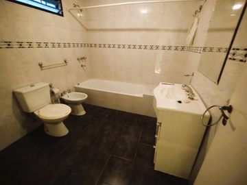 MODERNO PH 2 AMB EN VENTA EN FLORES CON PATIO