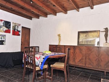 CASA 4 amb en VENTA en FLORES y terraza + ESTUDIO
