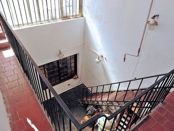 CASA 4 amb en VENTA en FLORES y terraza + ESTUDIO
