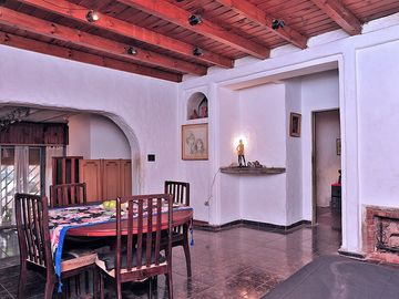 CASA 4 amb en VENTA en FLORES y terraza + ESTUDIO