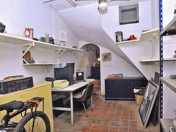 CASA 4 amb en VENTA en FLORES y terraza + ESTUDIO