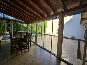 VENTA CHALET-4 AMBIENTES-CASTELAR NORTE