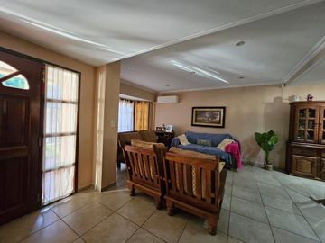 VENTA CHALET-4 AMBIENTES-CASTELAR NORTE