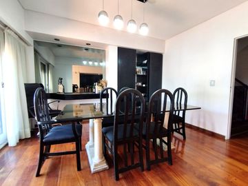 VENTA DEPTO CAT. 4 AMB + DEP + ESCR. + 2 COCHERAS.