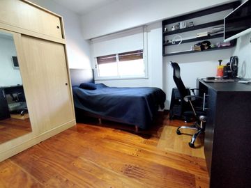 VENTA DEPTO CAT. 4 AMB + DEP + ESCR. + 2 COCHERAS.