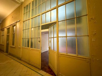 Venta oficina, edificio estilo Francés MICROCENTRO