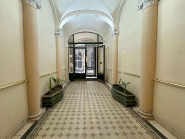 Venta oficina, edificio estilo Francés MICROCENTRO