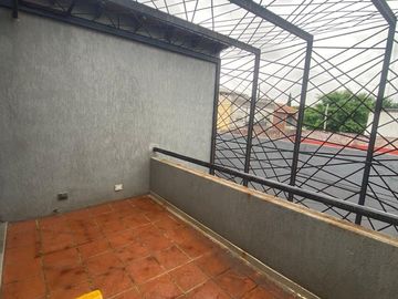 VENTA PH 5 AMBIENTES MODERNO EN SAENZ PEÑA