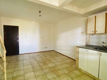 Venta departamento 1 Dormitorio con balcón UNR