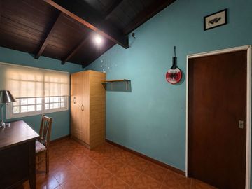 CHALET 4 AMB C/JARDÍN, PARRILLA, GARAJE Y LAVADERO