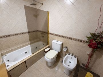 CHALET 4 AMB C/JARDÍN, PARRILLA, GARAJE Y LAVADERO