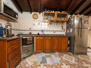CHALET 4 AMB C/JARDÍN, PARRILLA, GARAJE Y LAVADERO