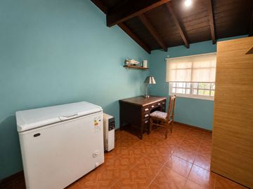 CHALET 4 AMB C/JARDÍN, PARRILLA, GARAJE Y LAVADERO
