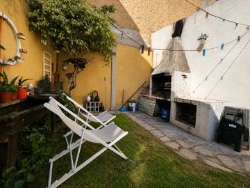 CHALET 4 AMB C/JARDÍN, PARRILLA, GARAJE Y LAVADERO