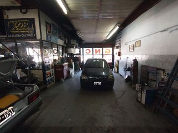 VENTA LOCAL COMERCIAL EN PH  / UBIC. AVELLANEDA