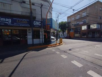 VENTA LOCAL COMERCIAL EN PH  / UBIC. AVELLANEDA