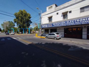 VENTA LOCAL COMERCIAL EN PH  / UBIC. AVELLANEDA