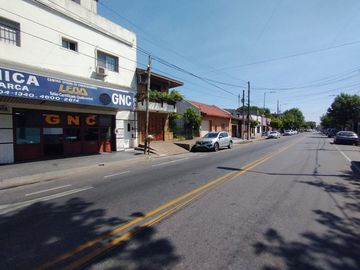 VENTA LOCAL COMERCIAL EN PH  / UBIC. AVELLANEDA
