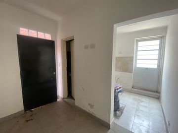 VENTA EN BLOCK 4 DEPTOS DE 2 AMB C/U + GALPÓN