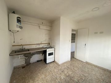 VENTA EN BLOCK 4 DEPTOS DE 2 AMB C/U + GALPÓN