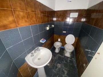 VENTA EN BLOCK 4 DEPTOS DE 2 AMB C/U + GALPÓN