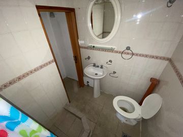 VENTA EN BLOCK 4 DEPTOS DE 2 AMB C/U + GALPÓN