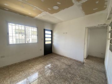 VENTA EN BLOCK 4 DEPTOS DE 2 AMB C/U + GALPÓN