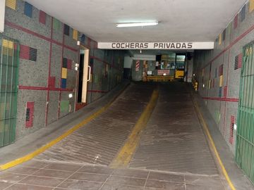 Cochera en venta Tribunales