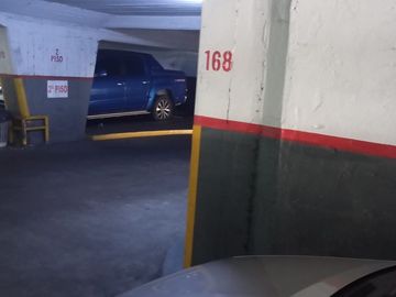 Cochera en venta Tribunales