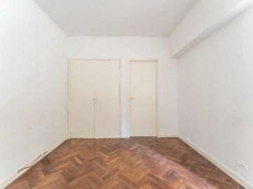 VENTA 2 AMBIENTES BAJO BELGRANO con GRAN JARDIN