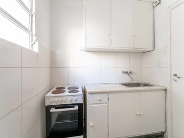 VENTA 2 AMBIENTES BAJO BELGRANO con GRAN JARDIN