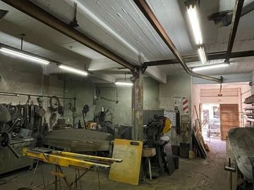 GALPON VENTA CON OFICINA V.LUGANO MAS CASA 5 AMB.